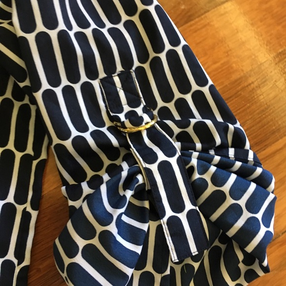 Sz medium Michael Kors smock waist top - Picture 3 of 6